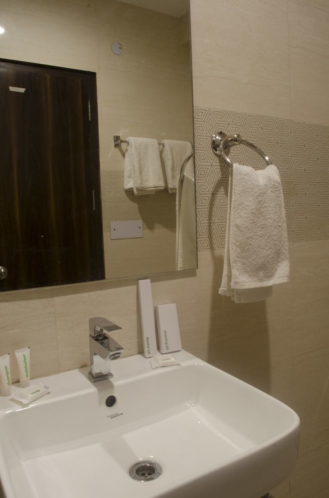 Hotel O Lakshya New Delhi Eksteriør bilde